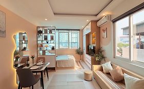 The Little Hanoi - Super Central Apartment
